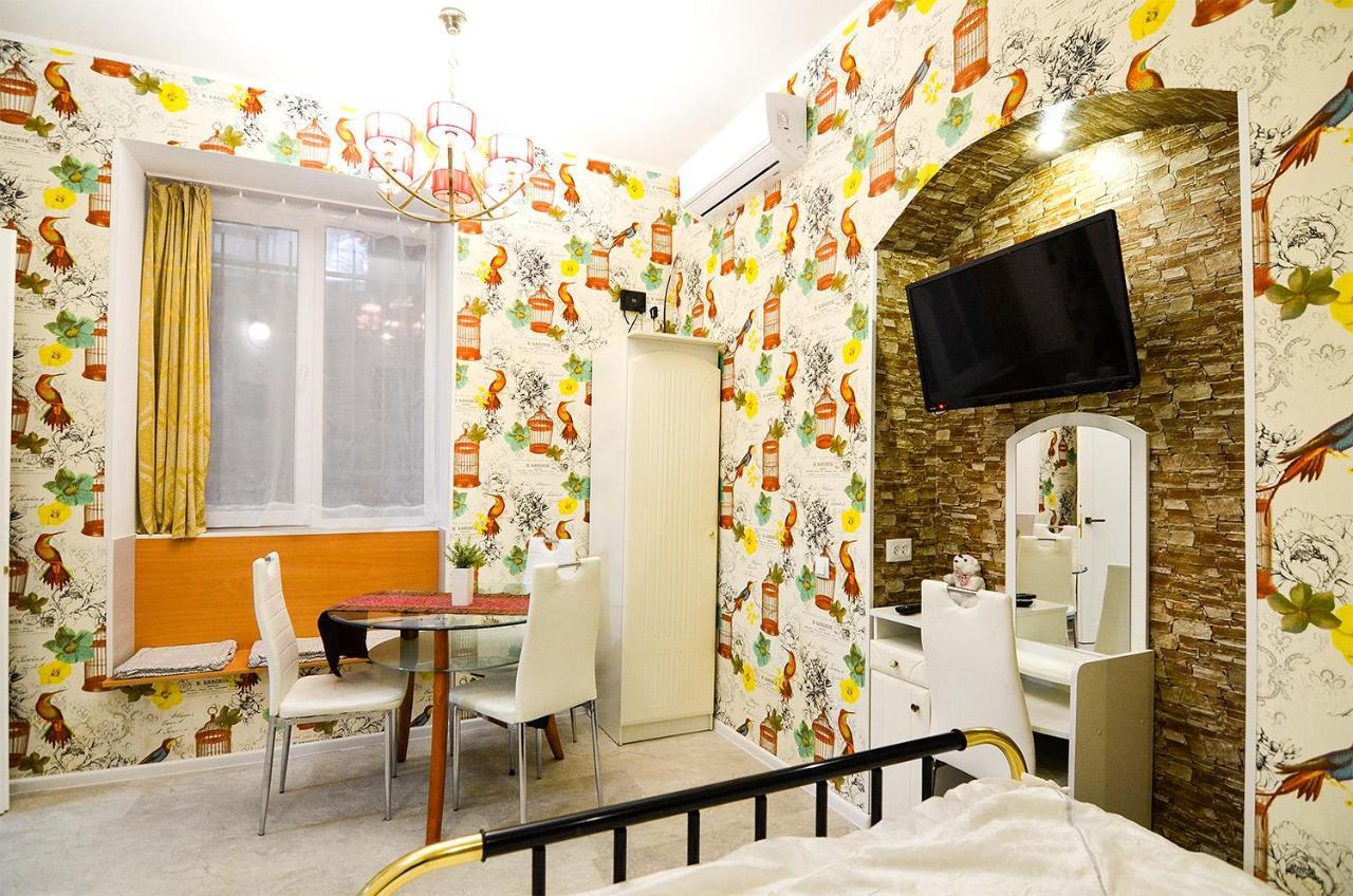 Apartments Leopolli Near Opera House Lviv Ngoại thất bức ảnh
