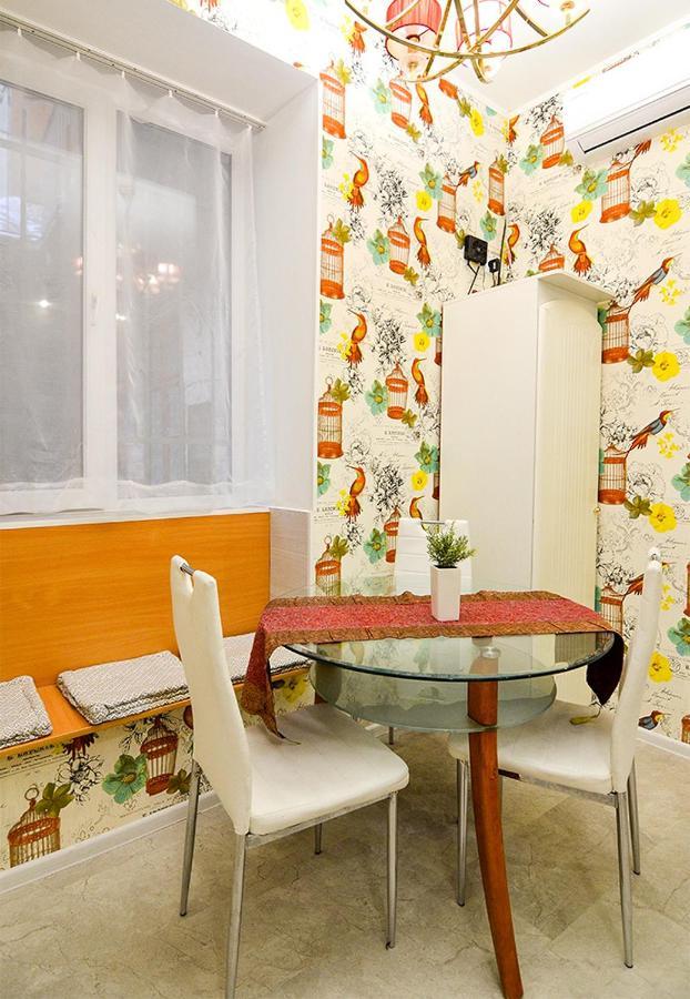 Apartments Leopolli Near Opera House Lviv Ngoại thất bức ảnh