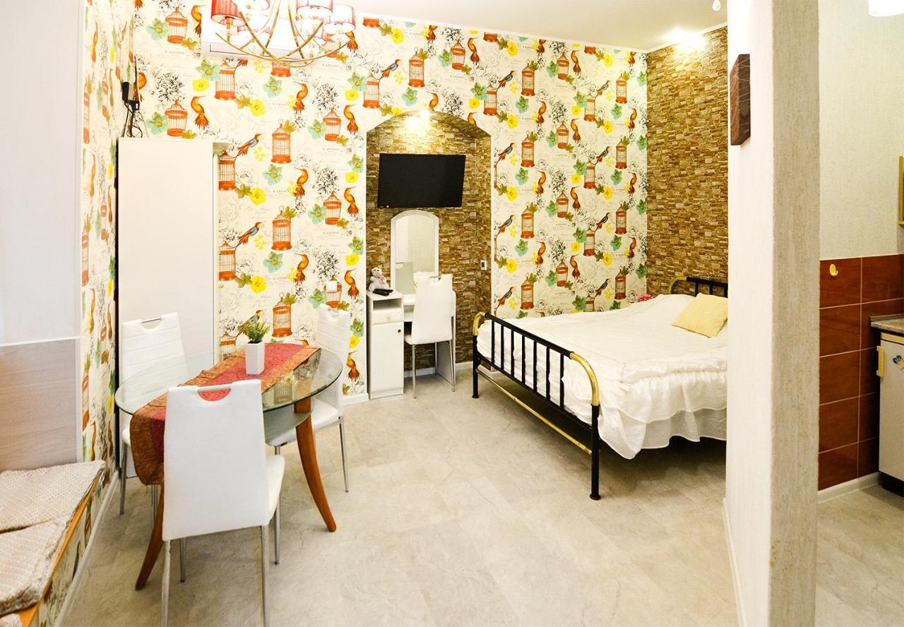 Apartments Leopolli Near Opera House Lviv Ngoại thất bức ảnh
