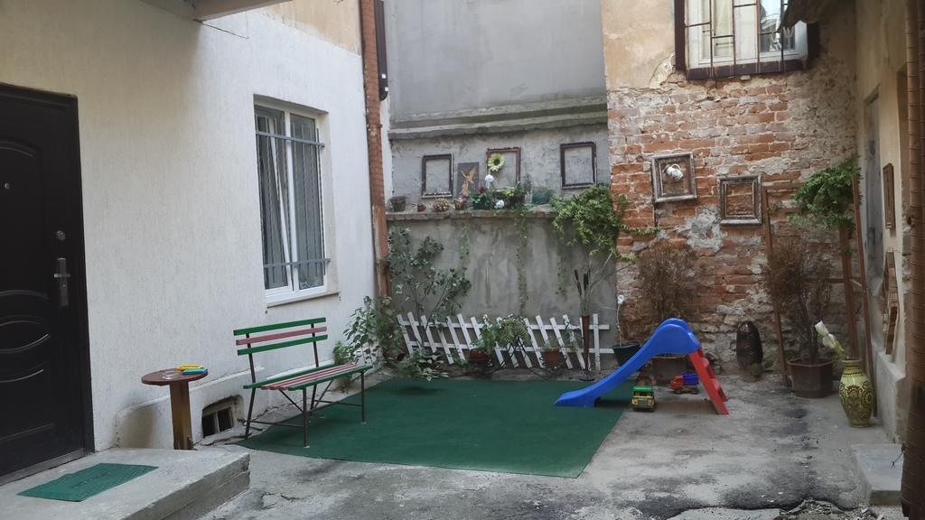 Apartments Leopolli Near Opera House Lviv Ngoại thất bức ảnh